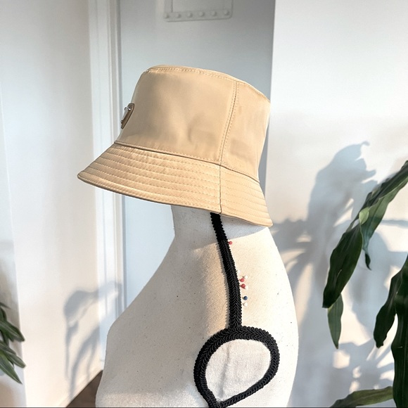 🆕 PRADA bucket hat nylon desert beige tan hat unisex men’s Medium women’s Lrg - Picture 5 of 13